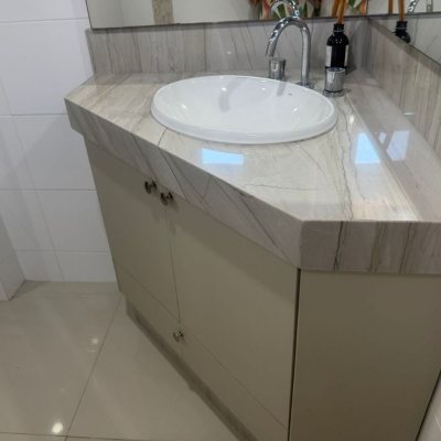 Casa Residencial com 240m², 5 quartos (sendo 1 suíte), 3 garagens, no bairro Abraão em Florianópolis