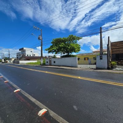 Casa Residencial com 200m², 4 quartos, 3 garagens, no bairro Tapera em Florianópolis