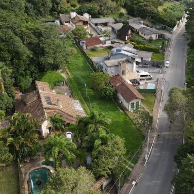 Terreno Comercial/Residencial com 3657m², no bairro Ratones em Florianópolis