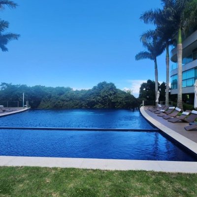 Cobertura com 166m², 2 quartos, 2 suítes, 3 garagens, no bairro Campeche em Florianópolis