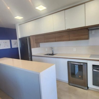 Cobertura com 166m², 2 quartos, 2 suítes, 3 garagens, no bairro Campeche em Florianópolis