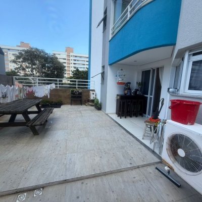 Apartamentos com 123m², 2 quartos, 1 suíte, 1 garagem, no bairro Estreito em Florianópolis