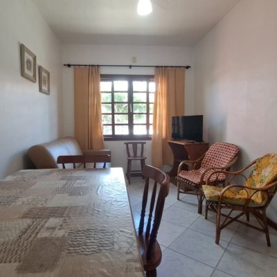 Casa Residencial com 450m², 8 quartos (sendo 3 suítes), 10 garagens, no bairro Ingleses do Rio Vermelho em Florianópolis