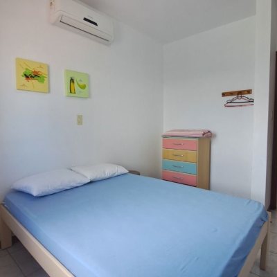 Casa Residencial com 450m², 8 quartos (sendo 3 suítes), 10 garagens, no bairro Ingleses do Rio Vermelho em Florianópolis