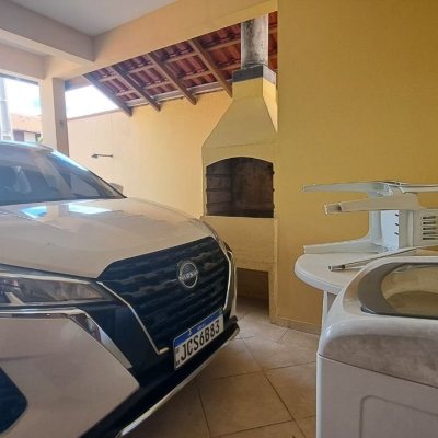 Casa Residencial com 450m², 8 quartos (sendo 3 suítes), 10 garagens, no bairro Ingleses do Rio Vermelho em Florianópolis