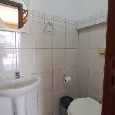 Casa Residencial com 450m², 8 quartos (sendo 3 suítes), 10 garagens, no bairro Ingleses do Rio Vermelho em Florianópolis