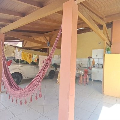Casa Residencial com 450m², 8 quartos (sendo 3 suítes), 10 garagens, no bairro Ingleses do Rio Vermelho em Florianópolis