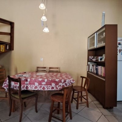 Casa Residencial com 450m², 8 quartos (sendo 3 suítes), 10 garagens, no bairro Ingleses do Rio Vermelho em Florianópolis