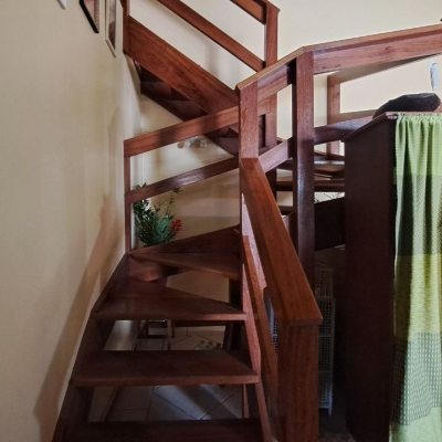 Casa Residencial com 450m², 8 quartos (sendo 3 suítes), 10 garagens, no bairro Ingleses do Rio Vermelho em Florianópolis
