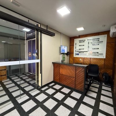 Sala com 191m², 5 garagens, no bairro Centro em Florianópolis