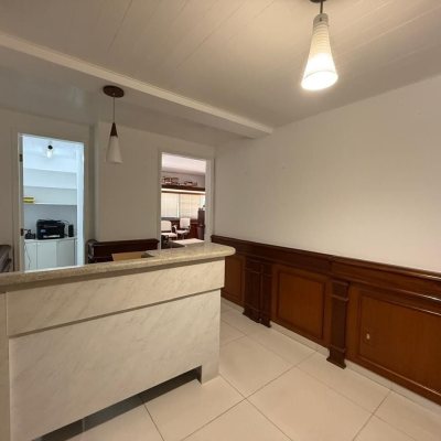Sala com 191m², 5 garagens, no bairro Centro em Florianópolis