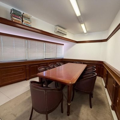 Sala com 191m², 5 garagens, no bairro Centro em Florianópolis