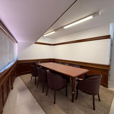 Sala com 191m², 5 garagens, no bairro Centro em Florianópolis