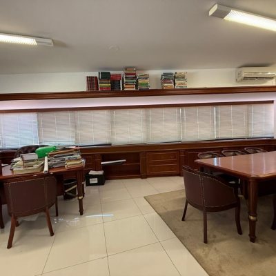 Sala com 191m², 5 garagens, no bairro Centro em Florianópolis