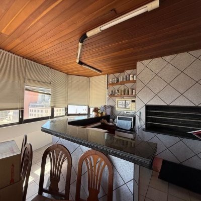 Sala com 191m², 5 garagens, no bairro Centro em Florianópolis