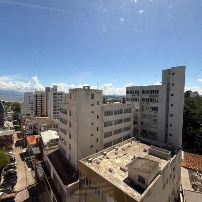 Sala com 191m², 5 garagens, no bairro Centro em Florianópolis