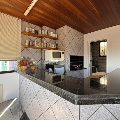 Sala com 191m², 5 garagens, no bairro Centro em Florianópolis