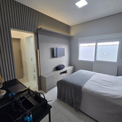 Casa Residencial com 175m², 3 quartos (sendo 1 suíte), 2 garagens, no bairro Pedra Branca em Palhoça