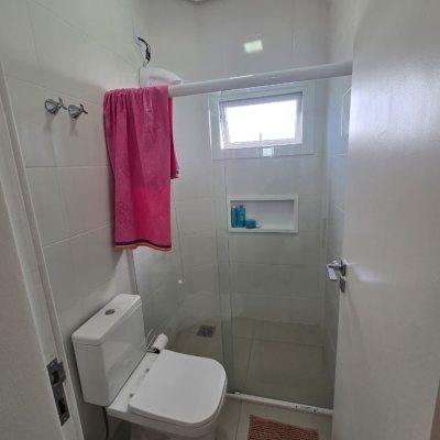 Casa Residencial com 175m², 3 quartos (sendo 1 suíte), 2 garagens, no bairro Pedra Branca em Palhoça