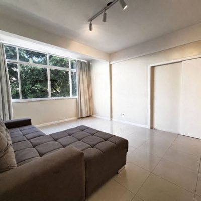 Apartamentos com 90m², 3 quartos (sendo 1 suíte), 1 garagem, no bairro Centro em Florianópolis