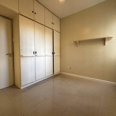 Apartamentos com 90m², 3 quartos (sendo 1 suíte), 1 garagem, no bairro Centro em Florianópolis