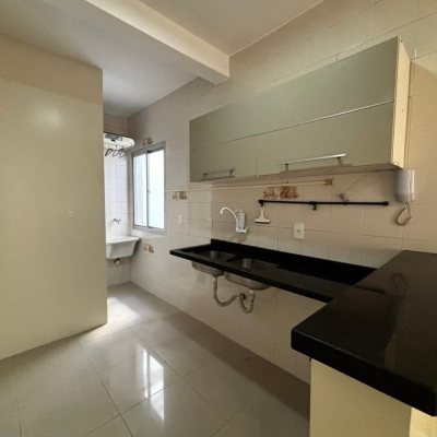 Apartamentos com 90m², 3 quartos (sendo 1 suíte), 1 garagem, no bairro Centro em Florianópolis