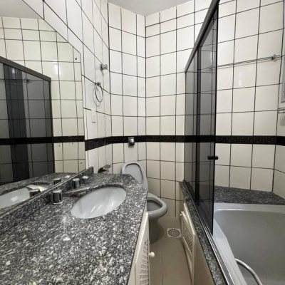 Apartamentos com 90m², 3 quartos (sendo 1 suíte), 1 garagem, no bairro Centro em Florianópolis