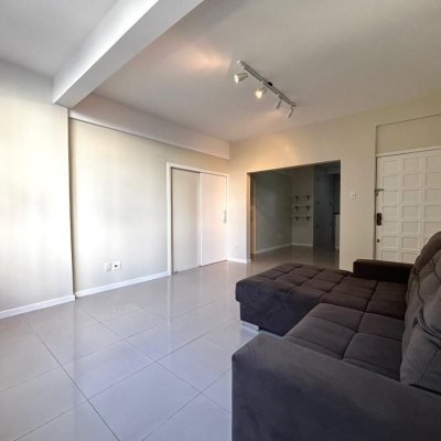 Apartamentos com 90m², 3 quartos (sendo 1 suíte), 1 garagem, no bairro Centro em Florianópolis