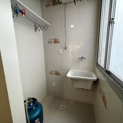 Apartamentos com 90m², 3 quartos (sendo 1 suíte), 1 garagem, no bairro Centro em Florianópolis
