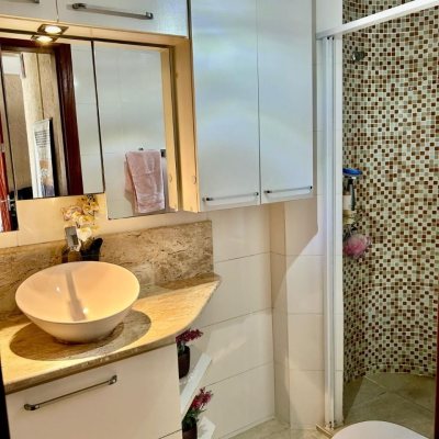 Apartamentos com 47m², 1 quarto, 1 garagem, no bairro Canasvieiras em Florianópolis