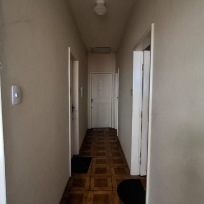 Predio com 345m², 2 garagens, no bairro Canto em Florianópolis