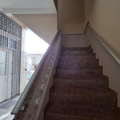 Predio com 345m², 2 garagens, no bairro Canto em Florianópolis