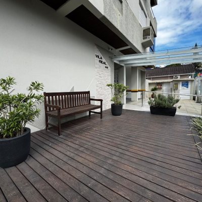 Apartamentos com 99m², 3 quartos (sendo 1 suíte), 1 garagem, no bairro Trindade em Florianópolis