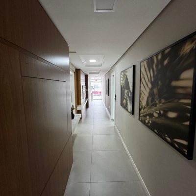 Apartamentos com 99m², 3 quartos (sendo 1 suíte), 1 garagem, no bairro Trindade em Florianópolis