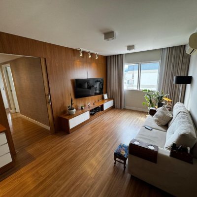 Apartamentos com 99m², 3 quartos (sendo 1 suíte), 1 garagem, no bairro Trindade em Florianópolis