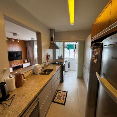 Apartamentos com 99m², 3 quartos (sendo 1 suíte), 1 garagem, no bairro Trindade em Florianópolis