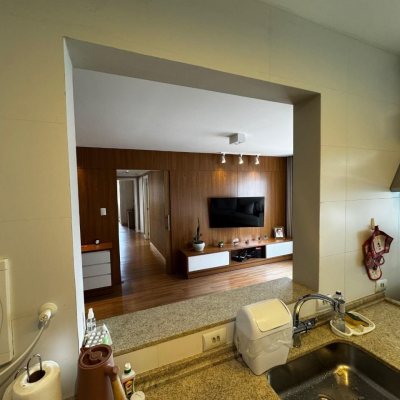 Apartamentos com 99m², 3 quartos (sendo 1 suíte), 1 garagem, no bairro Trindade em Florianópolis