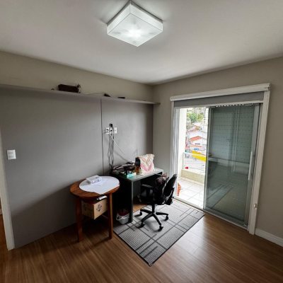Apartamentos com 99m², 3 quartos (sendo 1 suíte), 1 garagem, no bairro Trindade em Florianópolis