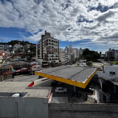 Apartamentos com 99m², 3 quartos (sendo 1 suíte), 1 garagem, no bairro Trindade em Florianópolis