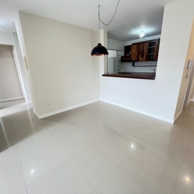 Apartamentos com 88m², 3 quartos (sendo 1 suíte), 2 garagens, no bairro Pantanal em Florianópolis