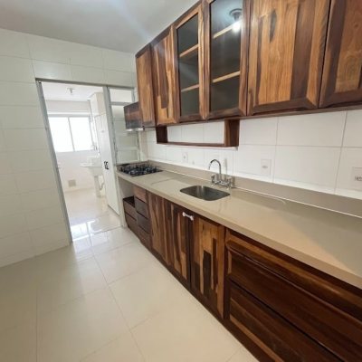 Apartamentos com 88m², 3 quartos (sendo 1 suíte), 2 garagens, no bairro Pantanal em Florianópolis