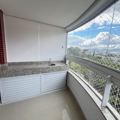 Apartamentos com 88m², 3 quartos (sendo 1 suíte), 2 garagens, no bairro Pantanal em Florianópolis