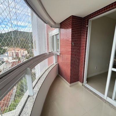 Apartamentos com 88m², 3 quartos (sendo 1 suíte), 2 garagens, no bairro Pantanal em Florianópolis