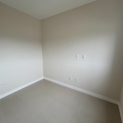 Apartamentos com 88m², 3 quartos (sendo 1 suíte), 2 garagens, no bairro Pantanal em Florianópolis