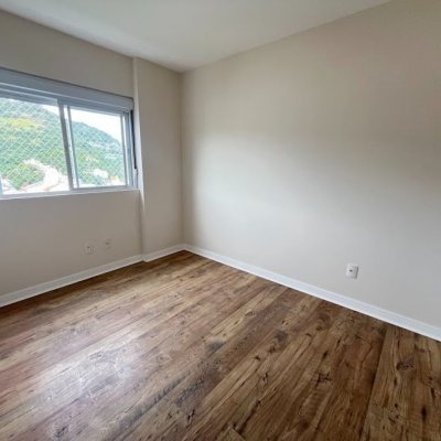 Apartamentos com 88m², 3 quartos (sendo 1 suíte), 2 garagens, no bairro Pantanal em Florianópolis