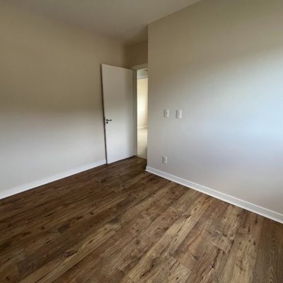 Apartamentos com 88m², 3 quartos (sendo 1 suíte), 2 garagens, no bairro Pantanal em Florianópolis