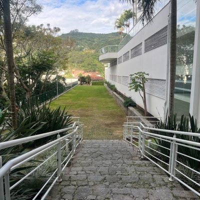 Apartamentos com 88m², 3 quartos (sendo 1 suíte), 2 garagens, no bairro Pantanal em Florianópolis