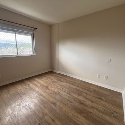 Apartamentos com 88m², 3 quartos (sendo 1 suíte), 2 garagens, no bairro Pantanal em Florianópolis