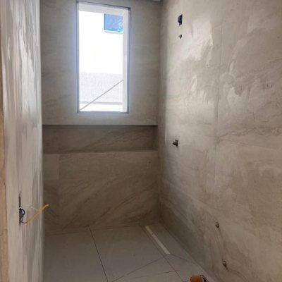 Casa Residencial com 230m², 3 quartos (sendo 3 suítes), 2 garagens, no bairro Campeche em Florianópolis