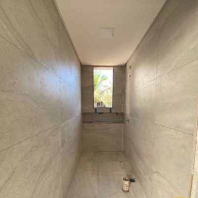 Casa Residencial com 231m², 3 quartos (sendo 3 suítes), 2 garagens, no bairro Campeche em Florianópolis